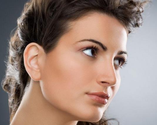 西安伊美爾瑞麗詩(shī)植發(fā)美容整形醫(yī)院的醫(yī)生擅長(zhǎng)哪些項(xiàng)目？如何選擇適合的整形醫(yī)生？