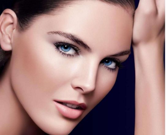 成都醫(yī)生推薦：雙眼皮修復(fù)解析，收費(fèi)價(jià)格與真實(shí)修復(fù)案例分享