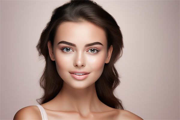 九院隆鼻預(yù)約時(shí)間：提前一周聯(lián)系魏皎楊嫻嫻醫(yī)生