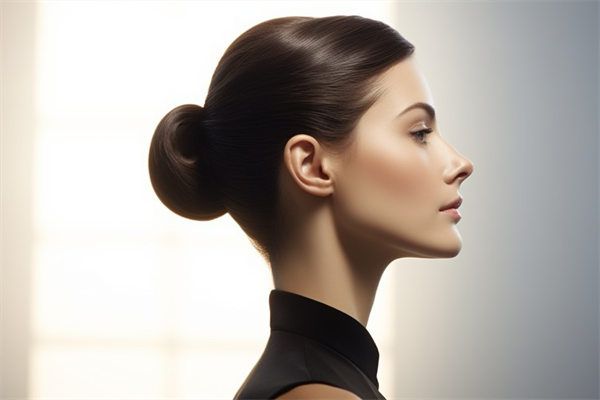 堵車不心煩，補(bǔ)水補(bǔ)妝逆齡煥