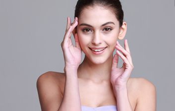 鄭州第一大學(xué)附屬醫(yī)院整形科實(shí)地考察，揭秘科室氛圍、詳細(xì)分析醫(yī)院概況！文內(nèi)揭示了這些給你瞧過了嗎？