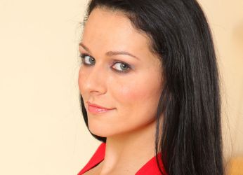 長(zhǎng)沙哪家醫(yī)院是膨體墊下巴整形排行榜上的佼佼者？