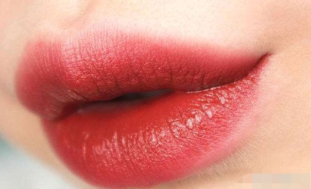 植物護膚 VS 化學(xué)護膚：大揭秘！