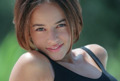 鄭州芳藝整形美容醫(yī)院醫(yī)生團(tuán)隊(duì)專業(yè)水平備受用戶贊譽(yù)，口碑口碑爆棚！