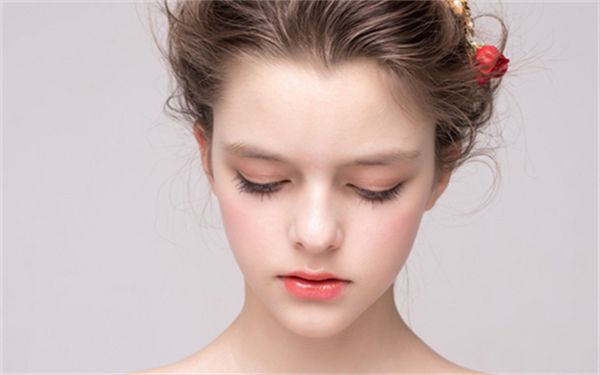 深圳婳美醫(yī)療美容：權威醫(yī)生陣容，塑美不凡