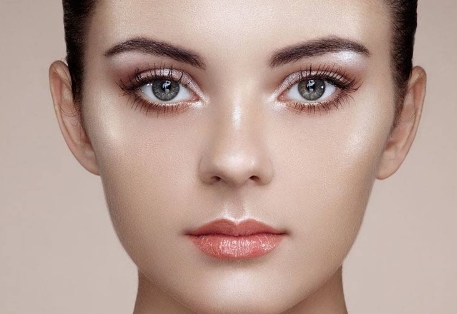 重慶精微無(wú)痕豐胸醫(yī)生