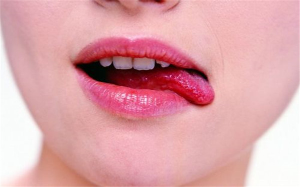 廣州豐唇術(shù)手術(shù)醫(yī)生