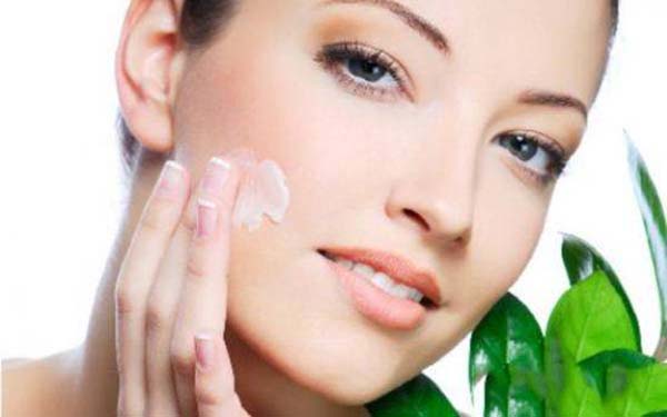 八位頂尖專家整合，梳理耳部整形的最佳選擇