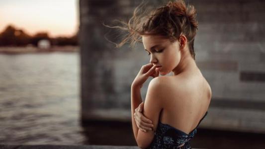 上海超聲波去眼袋手術醫(yī)生