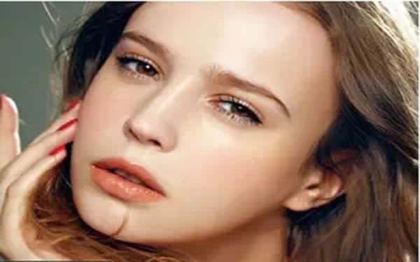 成都隆胸醫(yī)生排名榜單：前五實力如何？一覽無余！