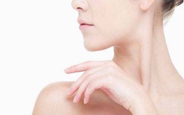 烏魯木齊自體脂肪活細胞豐唇醫(yī)生