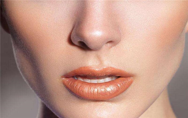 天津乳房下垂矯正醫(yī)生