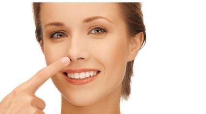 2023年龍巖市哪家醫(yī)院口碑好，能夠有效祛除唇紋？