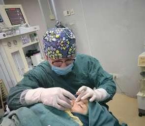 濱州醫(yī)學(xué)院附屬醫(yī)院做隆鼻術(shù)中