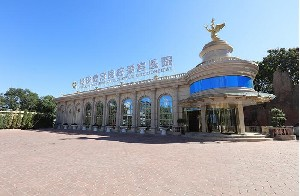 北京玲瓏梵宮醫(yī)療美容醫(yī)院做雙眼皮修復有什么優(yōu)點？雙眼皮修復有風險嗎？