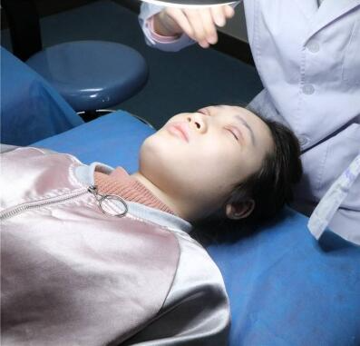 昆明大華醫(yī)療美容醫(yī)院做切開雙眼皮怎么樣？切開雙眼皮案例分享