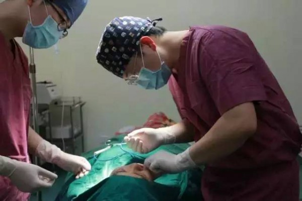 金奇龍膨體隆鼻案例展示