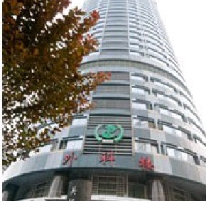 重慶醫(yī)科大學(xué)附屬第二醫(yī)院吸脂去眼袋效果如何？術(shù)后會(huì)復(fù)發(fā)嗎？