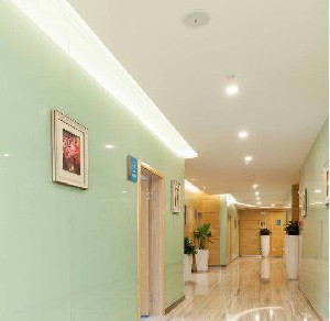 重慶聯(lián)合麗格美容醫(yī)院激光祛眼袋效果如何？安全嗎？