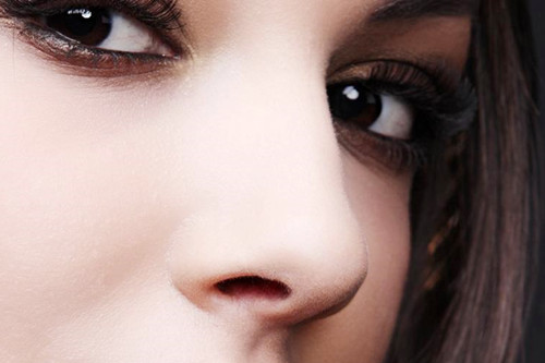 成都悅顏醫(yī)療美容門診部假體隆鼻