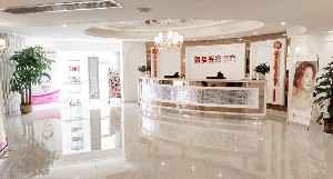 深圳薇姿整形假體隆鼻手術(shù)有何優(yōu)勢？有哪些風(fēng)險(xiǎn)？