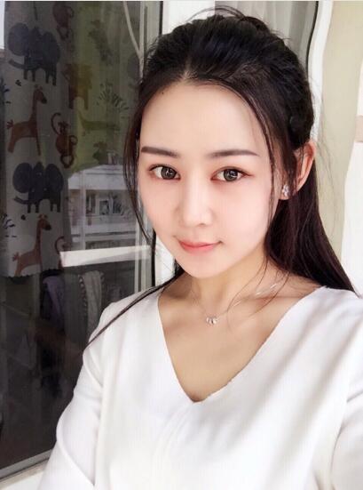 上海時光整形外科醫(yī)院醫(yī)生李靜林做假體隆鼻和反頜手術(shù)怎么樣？