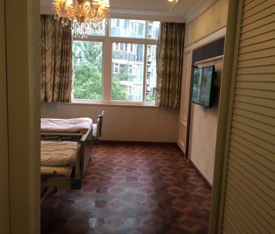 北京東方和諧醫(yī)療整形診所馮斌醫(yī)生做假體隆胸怎么樣？附案例效果對(duì)比圖