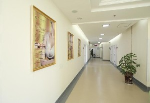 青島元美整形豐額頭有哪些方法？術(shù)后如何護(hù)理？