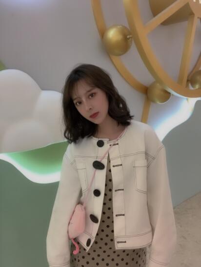 上海時(shí)光整形外科醫(yī)院雙眼皮+隆鼻+下頜角案例