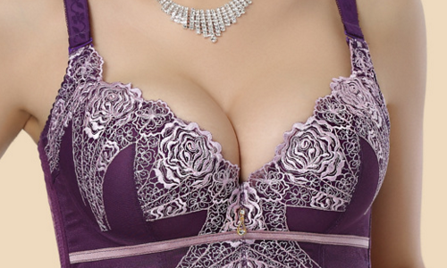 產(chǎn)后乳房下垂矯正手術(shù)價(jià)格怎么樣？乳房下垂矯正術(shù)危險(xiǎn)嗎？