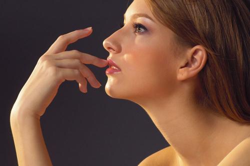 怎么能看出雙眼皮比較假？看著7點帶你解析