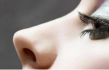 手術(shù)縮鼻翼大概需要多少錢？可能會出現(xiàn)什么危險嗎？