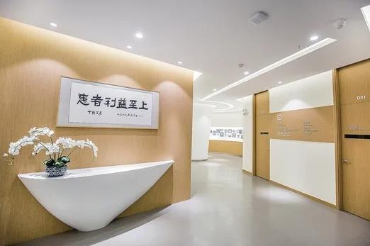 昆明藍(lán)橙口腔醫(yī)院_走廊