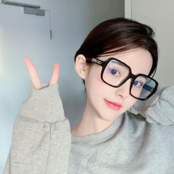 莫?jiǎng)?/></div>
                            <div>莫?jiǎng)?/div>
                            <div style=