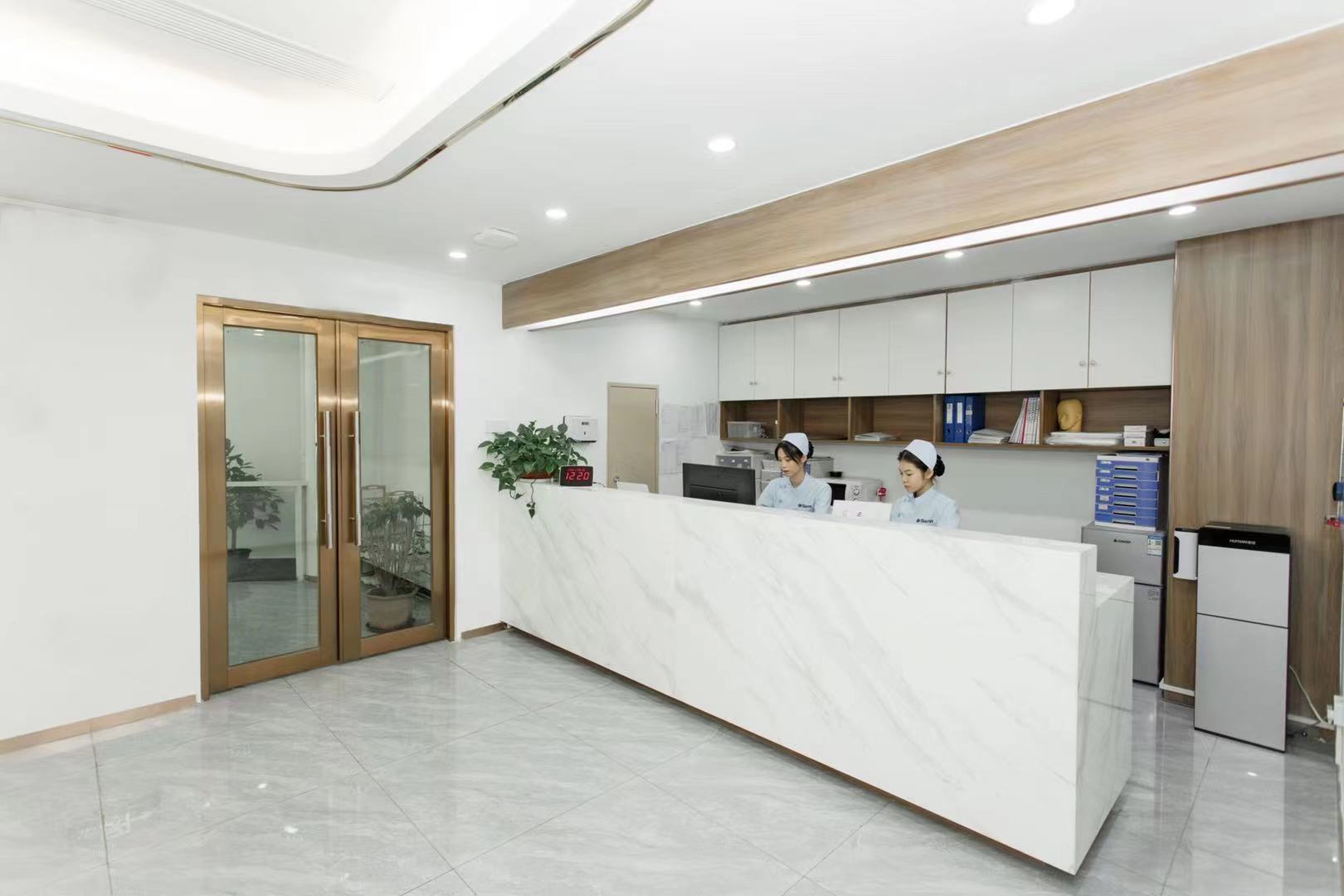  重慶萊普醫(yī)學(xué)整形門(mén)診部