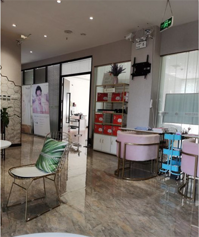 鄭東德?tīng)柮揽网P凰醫(yī)療美容門(mén)診部_醫(yī)院一角