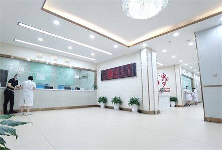 長(zhǎng)沙一雅醫(yī)療美容門診部_大廳