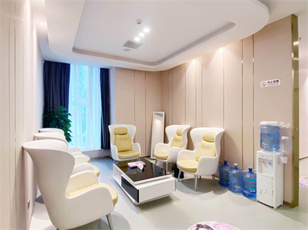長(zhǎng)沙雍禾美度醫(yī)療美容門診部_等候區(qū)