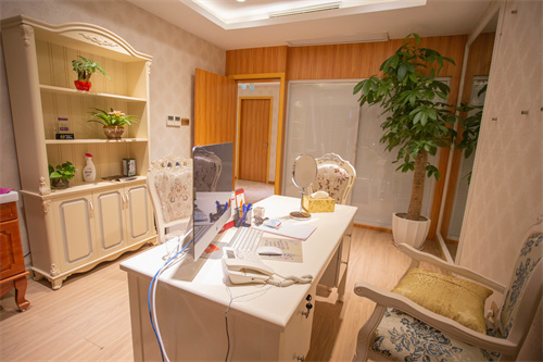 福州格萊美醫(yī)療美容醫(yī)院_面診室