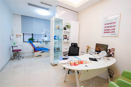成都團圓（原博愛）口腔醫(yī)院_咨詢室