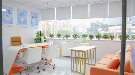 大連唯格口腔醫(yī)院_問(wèn)診室