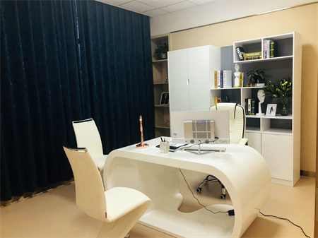 濟南艾魅麗醫(yī)療美容醫(yī)院_咨詢室