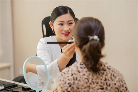 臨沂衛(wèi)康醫(yī)學(xué)美容中心_面部設(shè)計