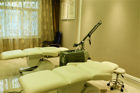 南充華美名媛整形美容醫(yī)院_治療室
