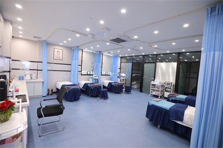 南寧奢梵醫(yī)療美容門診部_皮膚治療室