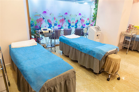 深圳煌越植發(fā)醫(yī)療美容門診部_毛發(fā)養(yǎng)護(hù)室