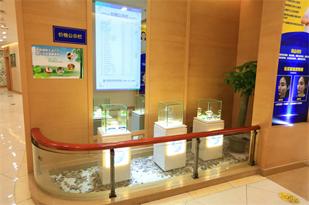 深圳富華醫(yī)療美容醫(yī)院_胸部假體展示