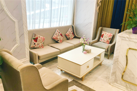 通遼烏宇新醫(yī)療美容門(mén)診部_休息區(qū)