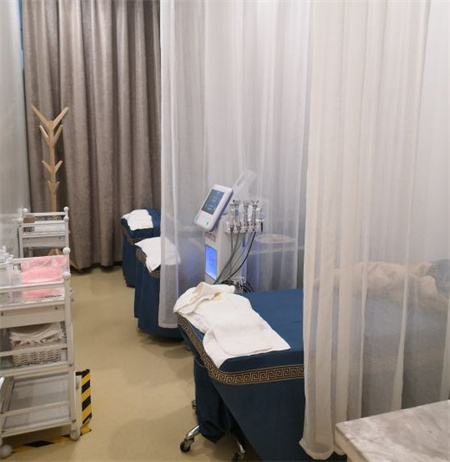 長(zhǎng)沙容藝醫(yī)療美容門診部_治療室