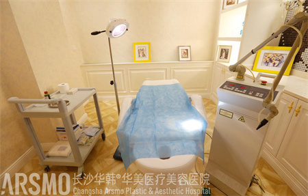 長沙華韓華美醫(yī)學(xué)美容醫(yī)院_治療室